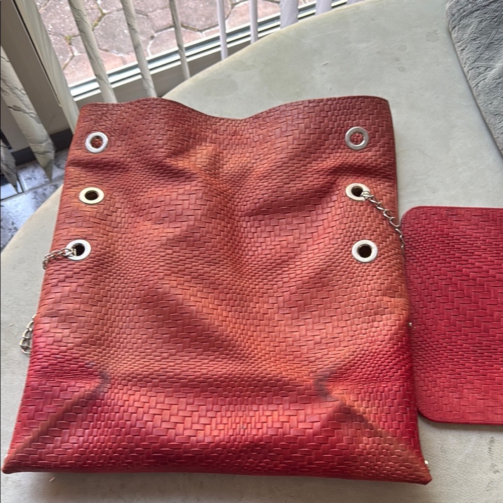 Elegant Red Woven Leather Tote Bag. Made in Argentina